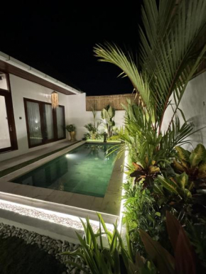 Lovely 2 bedroom villa next to Munggu beach!